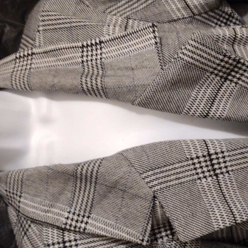 Ophelia Roe black and white open front long blazer - Picture 4 of 7